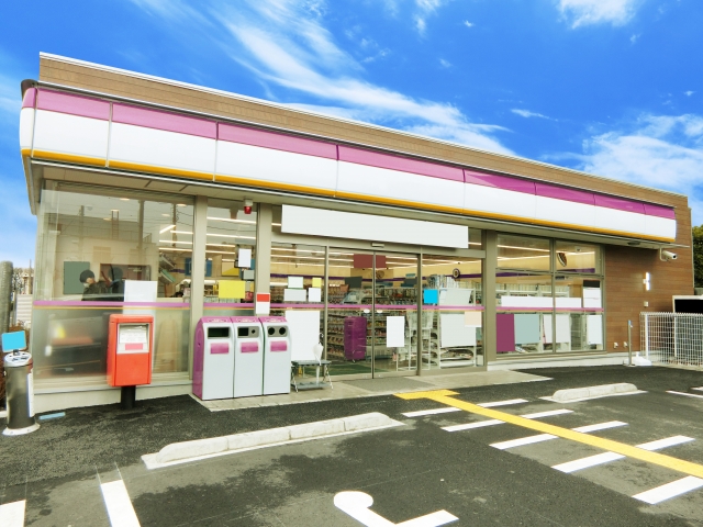 Japanese Convenience Stores Explained: What You Can Do There