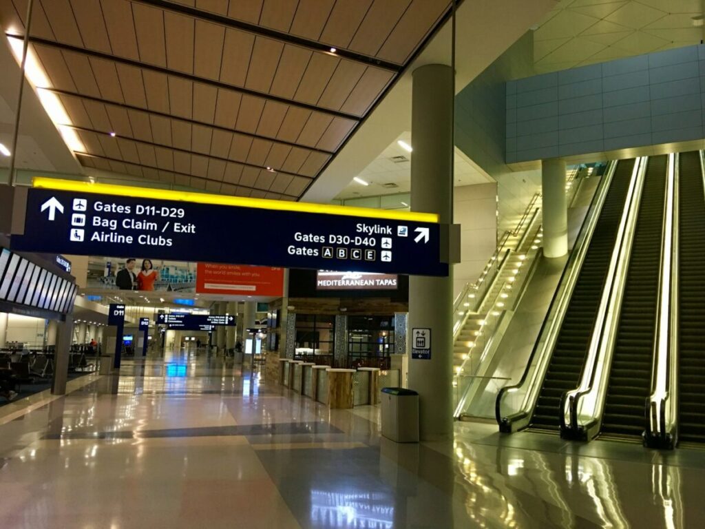 Arriving in Japan: From Airport to Hotel Arriving in Japan: From Airport to Hotel