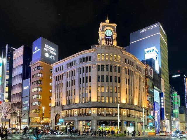 How to Enjoy a Rainy Day in Japan: Ideas for Travellers Wako department store on the Ginza crossing in Tokyo at night