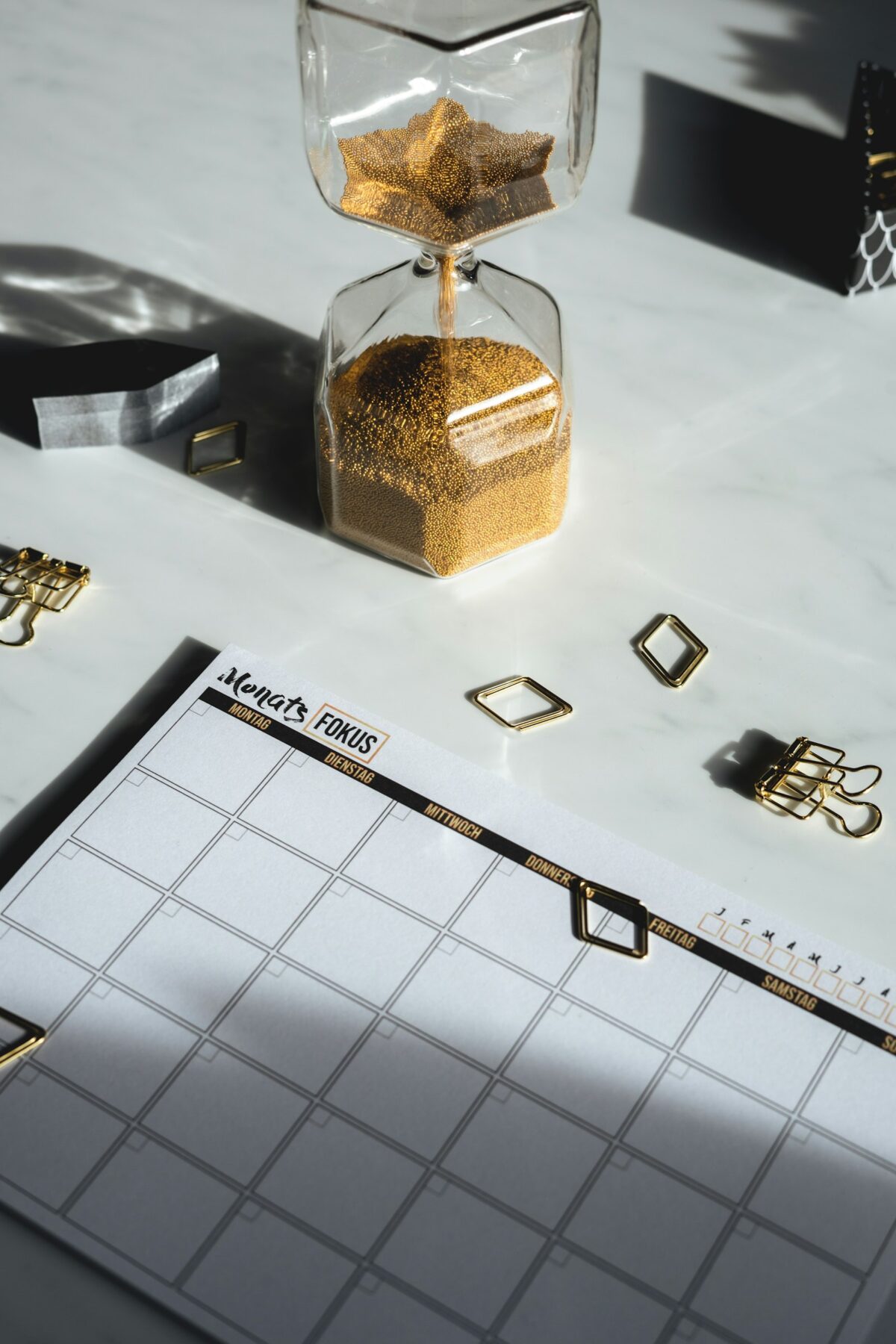 A blank wall calendar used to fix a weekly lesson slot
