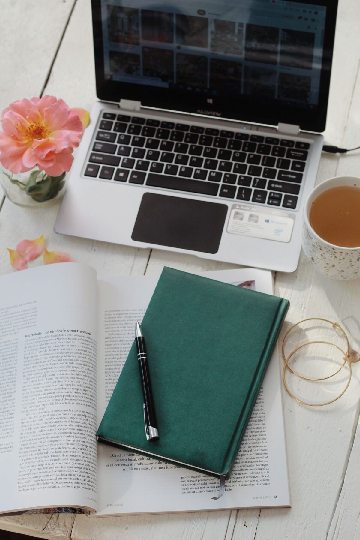 Private Japanese Lessons in London: Online Classes, with In-Person Café Sessions Available Laptop, notebook, open book and a cup of tea on a desk